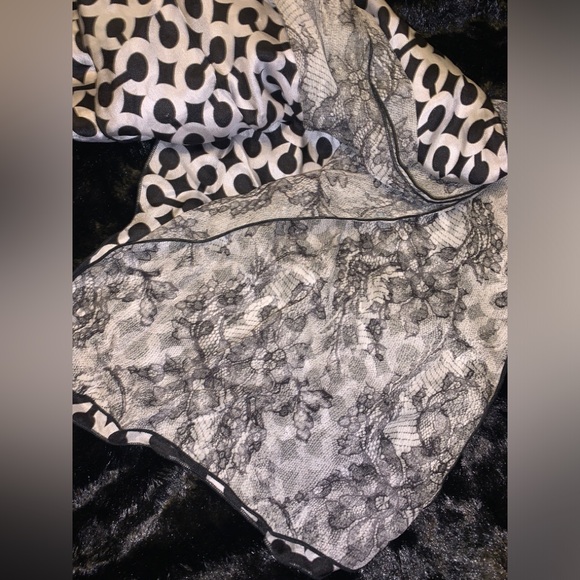 COACH VINTAGE OBLONG OP ART LACE SCARF - Picture 2 of 5